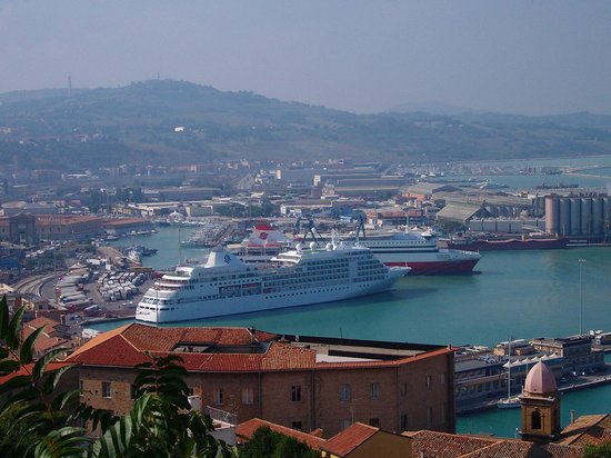 Escort ad Ancona e nelle Marche 2026: Guida Completa - Immagine di copertina articolo EscortAdvisor