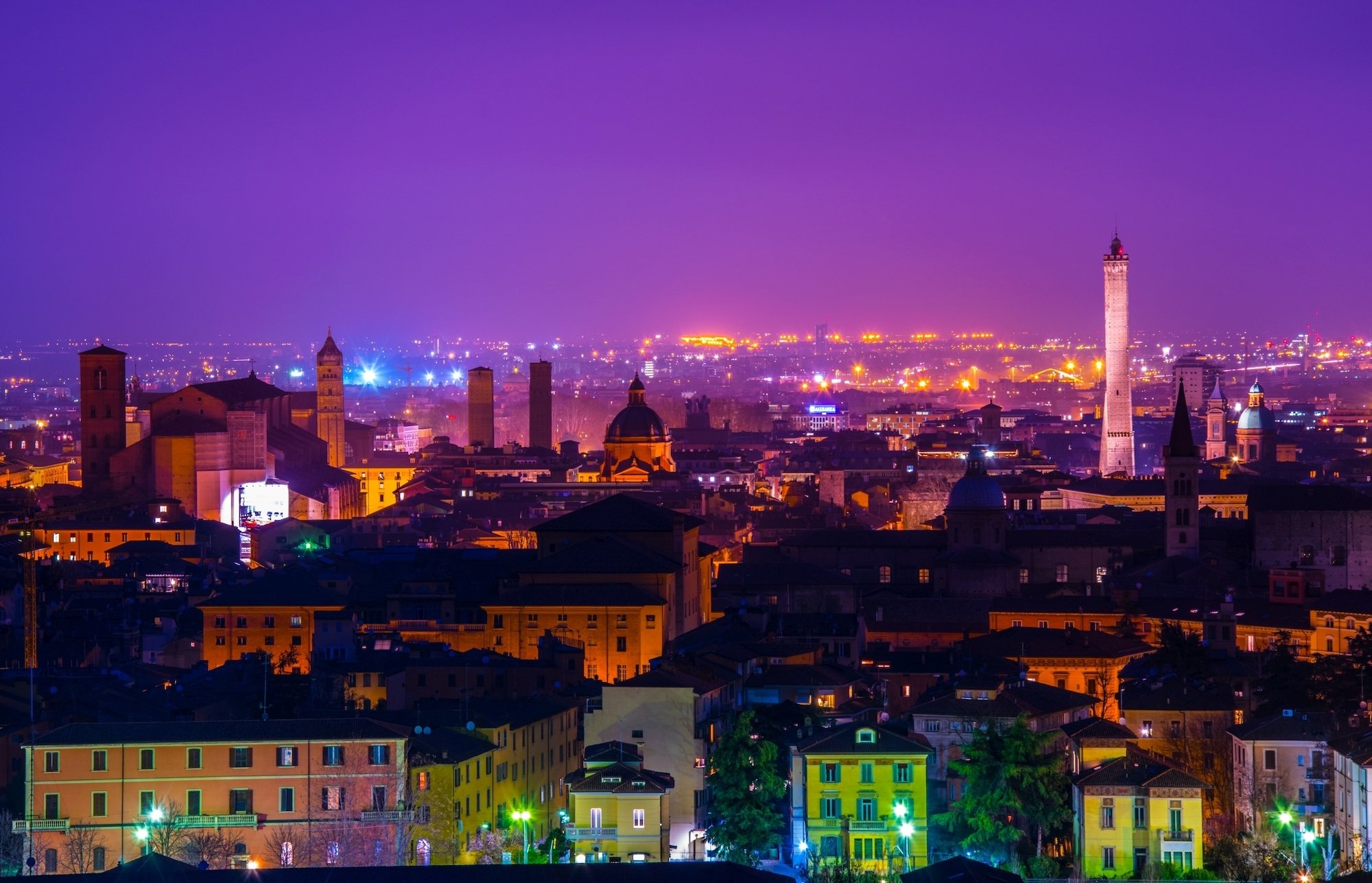 Escort a Bologna 2026: Guida Completa per Quartieri, Prezzi e Profili Verificati