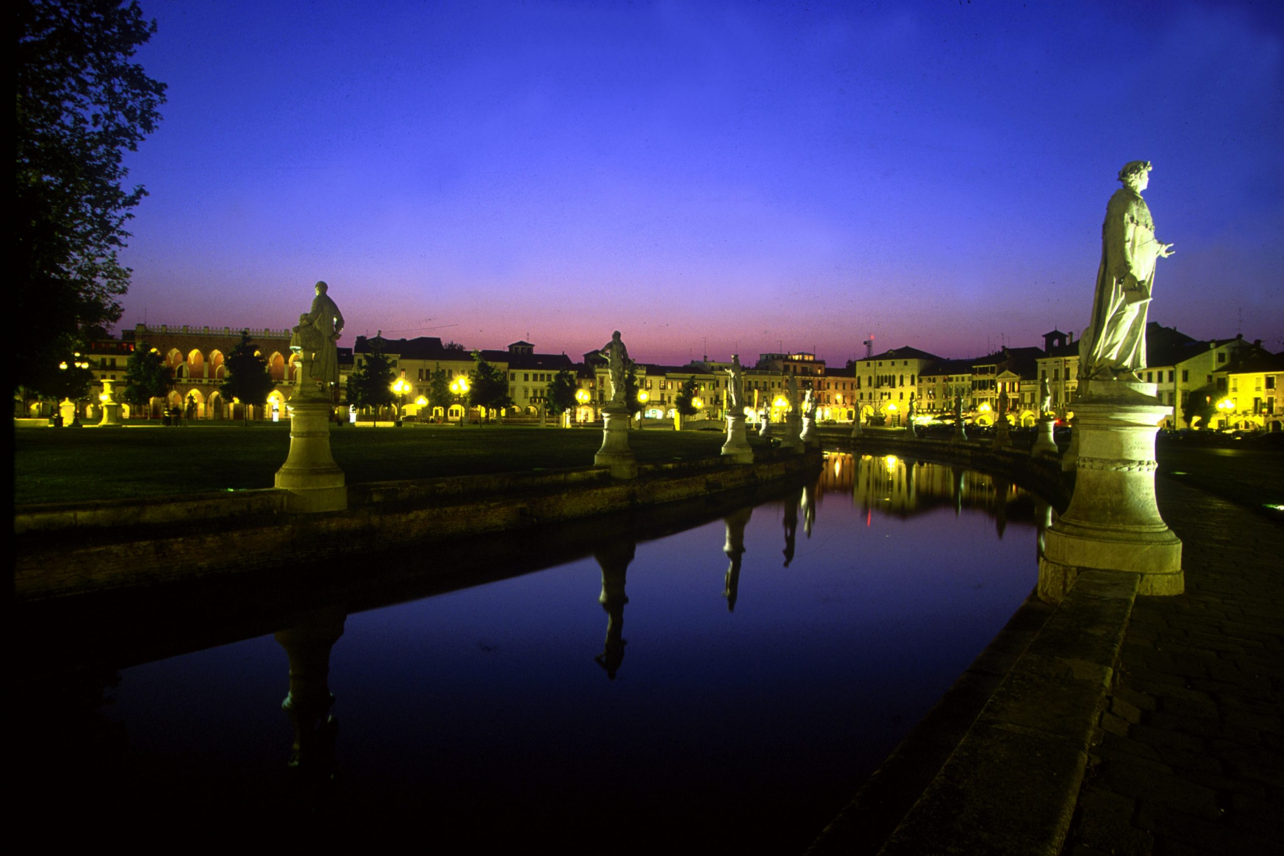 Escort a Padova: Guida Completa alle Accompagnatrici nel Veneto - Immagine di copertina articolo EscortAdvisor